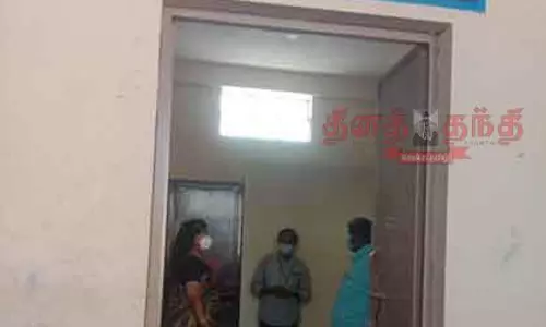 தாய்மார்கள் பாலூட்டும் அறையில் சுகாதாரத்துறை அதிகாரி ஆய்வு