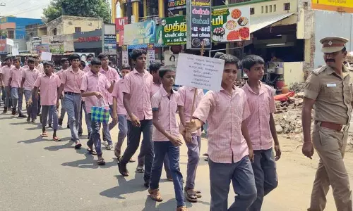 விருத்தாசலம் அரசு பள்ளியில் பேரிடர் மீட்பு குறித்த விழிப்புணர்வு பேரணி விருத்தாசலம் அரசு பள்ளியில் பேரிடர் மீட்பு குறித்த விழிப்புணர்வு பேரணி
