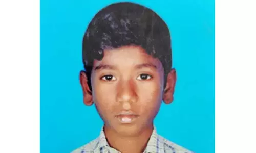 பண்ருட்டி அருகே  ரெயிலில் அடிபட்டு மாணவன் சாவு