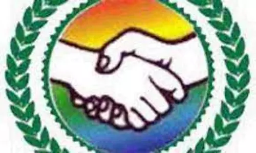 கூட்டுறவு சங்கங்கள் மூலம் நடத்தப்படும் ரேஷன் கடைகளில் காலியாகவுள்ள விற்பனையாளர் பணியிடங்களுக்கு விண்ணப்பிக்கலாம்