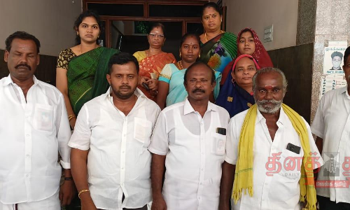 தி.மு.க.-அ.தி.மு.க. கவுன்சிலர்கள் வெளிநடப்பு செய்ததால் பரபரப்பு