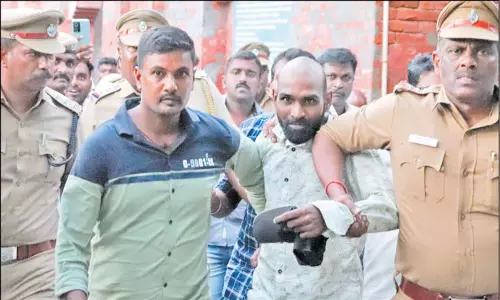 காதலை ஏற்க மறுத்ததால் ரெயில் முன்பு தள்ளி கொலை செய்தேன்  கைதான சதீஷ் வாக்குமூலம்