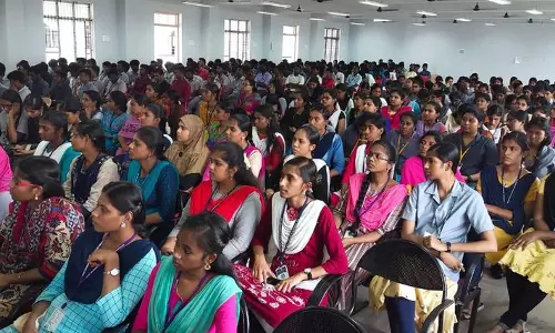 போடி அரசு பொறியியல் கல்லூரியில் விழிப்புணர்வு கருத்தரங்கு போடி அரசு பொறியியல் கல்லூரியில் விழிப்புணர்வு கருத்தரங்கு