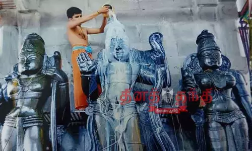 பெருமாள் கோவில்களில் சிறப்பு வழிபாடு பெருமாள் கோவில்களில் சிறப்பு வழிபாடு