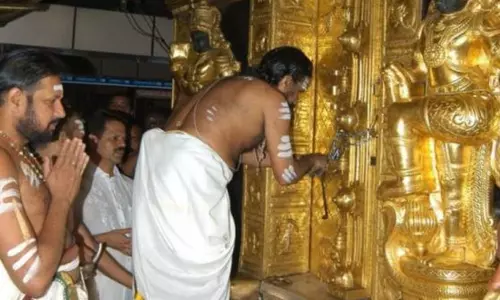 ஐப்பசி மாத பூஜை: சபரிமலை ஐயப்பன் கோயிலில் நாளை நடை திறப்பு ஐப்பசி மாத பூஜை: சபரிமலை ஐயப்பன் கோயிலில் நாளை நடை திறப்பு