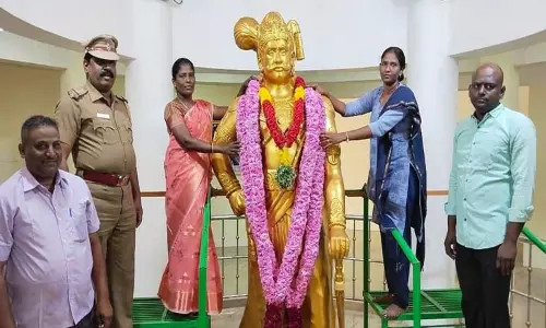 கயத்தாறில் வீரபாண்டிய கட்டபொம்மன் நினைவு தினம் அனுசரிப்பு கயத்தாறில் வீரபாண்டிய கட்டபொம்மன் நினைவு தினம் அனுசரிப்பு