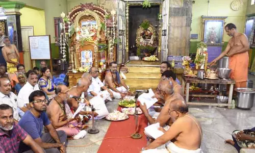 ஆஞ்சநேயர் கோவிலில் ஏகதின லட்சார்ச்சனை ஆஞ்சநேயர் கோவிலில் ஏகதின லட்சார்ச்சனை