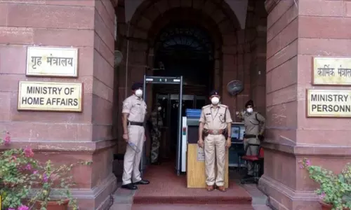 பாலியல் வன்கொடுமை குற்றச்சாட்டு; மூத்த ஐ.ஏ.எஸ். அதிகாரி பணியிடை நீக்கம்:  மத்திய அரசு அதிரடி