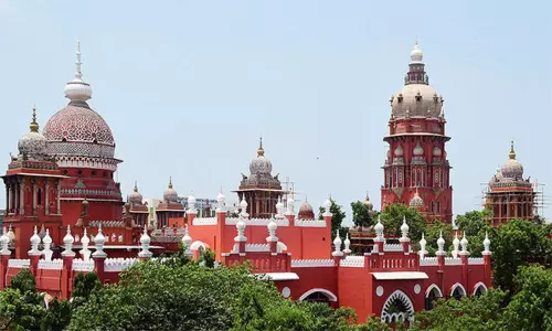 மாணவி ஸ்ரீமதி வழக்கு: கள்ளக்குறிச்சி பள்ளி நிர்வாகிகளின் ஜாமீன் நிபந்தனைகளில் தளர்வு - சென்னை ஐகோர்ட்டு உத்தரவு