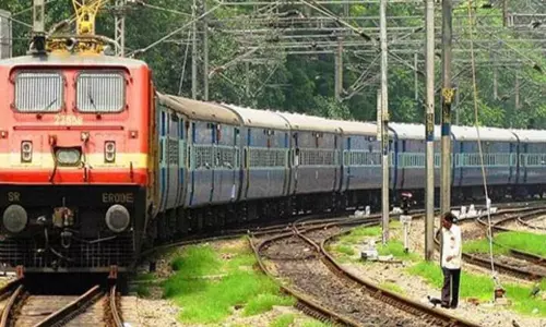 தீபாவளிக்கு தாம்பரம்-நெல்லை இடையே சிறப்பு ரெயில் இயக்கம்