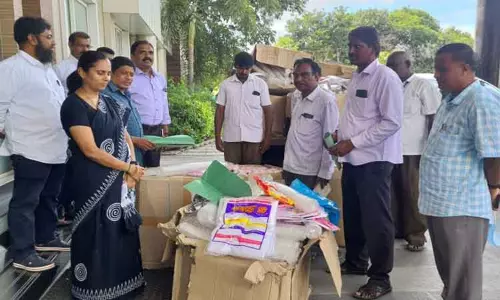 பொள்ளாச்சியில் பிளாஸ்டிக் பொருட்கள் பறிமுதல்