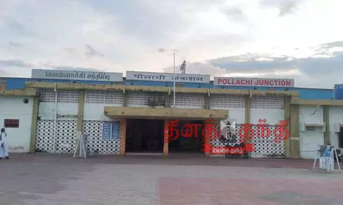 கோட்டம் மாறியதால் ஆட்டம் காணும் பொள்ளாச்சி ரெயில் நிலையம் கோட்டம் மாறியதால் ஆட்டம் காணும் பொள்ளாச்சி ரெயில் நிலையம்