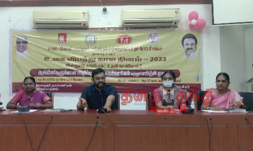 பள்ளி மாணவ-மாணவிகளுக்கு சாலை விதிகளை கற்றுத்தர வேண்டும்