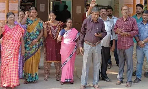 அரசு ஊழியர்கள் ஆர்ப்பாட்டம் அரசு ஊழியர்கள் ஆர்ப்பாட்டம்