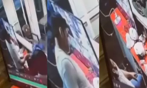 உ.பி.யில் அதிர்ச்சி சம்பவம்:  அமர்ந்த நிலையில் மாரடைப்பு ஏற்பட்டு உயிரிழந்த ஜிம் பயிற்சியாளர்