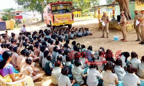 பட்டாசுகளை பாதுகாப்பாக வெடிப்பது எப்படி?