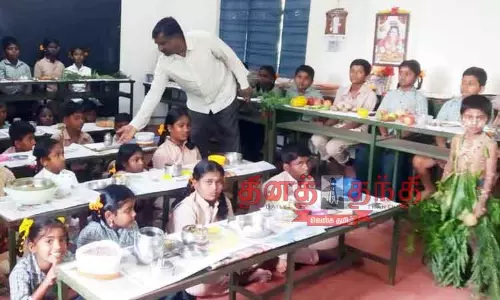 அரசு பள்ளியில் உணவு திருவிழா