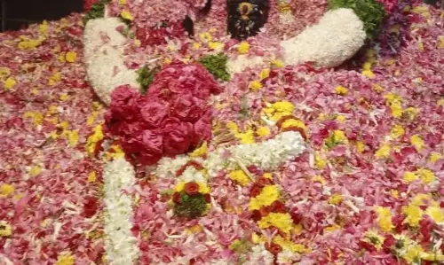 நித்திய சுமங்கலி மாரியம்மன் கோவில் பூச்சாட்டு விழா