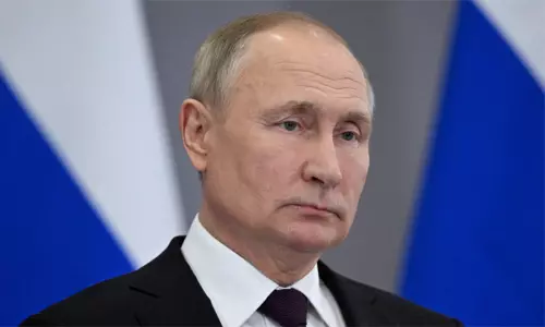 ரஷியாவுடன் இணைக்கப்பட்ட உக்ரைன் பிராந்தியங்களில் ராணுவ சட்டம் அமல்: புதின் அதிரடி