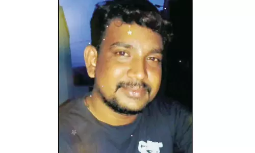 ஆட்டோ மீது சரக்கு வேன் மோதல்; சென்னை தம்பதி உள்பட 3 பேர் பலி ஆட்டோ மீது சரக்கு வேன் மோதல்; சென்னை தம்பதி உள்பட 3 பேர் பலி