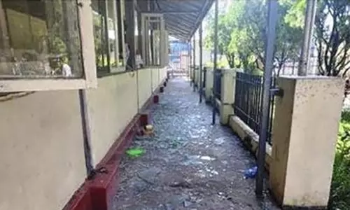 மியான்மர் சிறையில் பயங்கர குண்டு வெடிப்பு: 8 பேர் பலி மியான்மர் சிறையில் பயங்கர குண்டு வெடிப்பு: 8 பேர் பலி