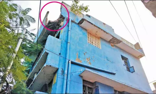 திருவொற்றியூரில் அடுக்குமாடி வீட்டின் சுவர் இடிந்து விழுந்து பெண் காயம்