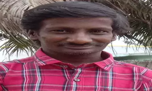 பொள்ளாச்சியில்தொழிலாளி அடித்துக் கொலை-மர்ம ஆசாமிக்கு போலீஸ் வலைவீச்சு பொள்ளாச்சியில்தொழிலாளி அடித்துக் கொலை-மர்ம ஆசாமிக்கு போலீஸ் வலைவீச்சு