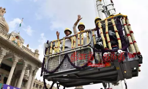 பெங்களூருவில் நவீன தீயணைப்பு வாகனத்தின் சேவை; முதல்-மந்திரி பசவராஜ் பொம்மை தொடங்கி வைத்தார்