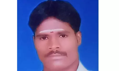 பண்ருட்டி அருகே மோட்டார் சைக்கிள் மீது கார் மோதல்; 2 பேர் பலி பண்ருட்டி அருகே மோட்டார் சைக்கிள் மீது கார் மோதல்; 2 பேர் பலி