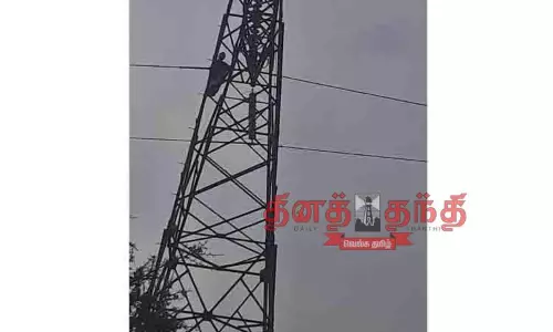 3 குழந்தைகளின் தாய் உயர்மின் கோபுரத்தில் ஏறி தற்கொலை முயற்சி