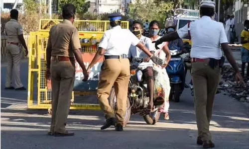 போக்குவரத்து விதி மீறல்: அபராத தொகை பல மடங்கு உயர்வு - தமிழகத்தில் உடனடியாக அமலுக்கு வந்தது