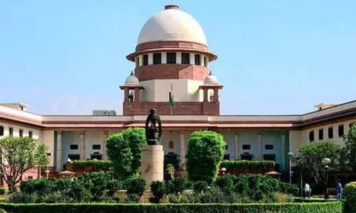 கேரள நடிகை கடத்தி துன்புறுத்தப்பட்ட வழக்கை வேறொரு நீதிபதிக்கு மாற்றக்கோரிய மனு - சுப்ரீம் கோர்ட் தள்ளுபடி