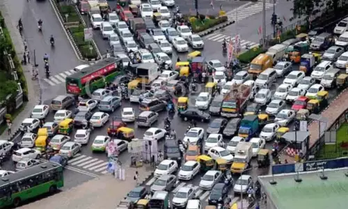 தீபாவளி பண்டிகையையொட்டி வாகன ஓட்டிகளுக்கு இன்ப அதிர்ச்சி கொடுத்த குஜராத் அரசு...!