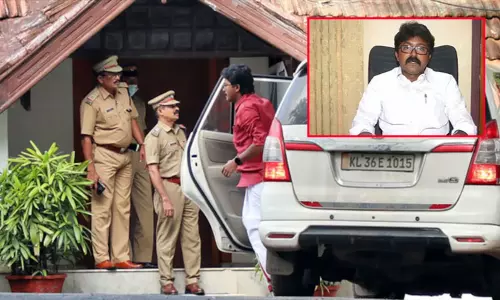 கேரளா:  பலாத்கார குற்றச்சாட்டுக்கு ஆளான எம்.எல்.ஏ. சஸ்பெண்டு; காங்கிரஸ் நடவடிக்கை