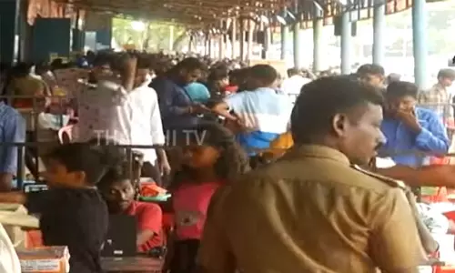 தீபாவளி பண்டிகையை முன்னிட்டு சென்னையில் பசுமை பட்டாசுகள் விற்பனை அமோகம் தீபாவளி பண்டிகையை முன்னிட்டு சென்னையில் பசுமை பட்டாசுகள் விற்பனை அமோகம்