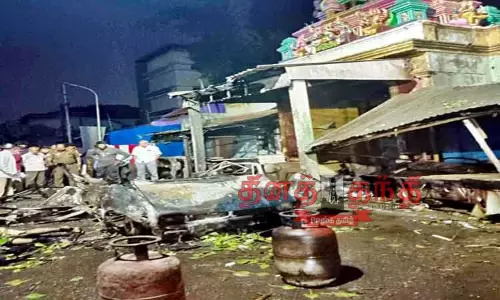 கோவையில்  பயங்கரம் - கார் வெடித்து என்ஜினீயர் உடல் கருகி பலி