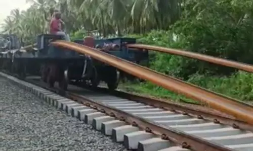 தேனி-போடி இடையே ரெயில் பாதை அமைக்கும் பணி தீவிரம்