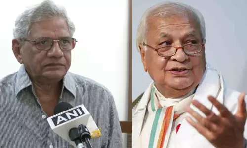 கேரளாவில் 9 பல்கலைக்கழகங்களின் துணைவேந்தர்கள் ராஜினாமா செய்ய கவர்னர் உத்தரவு - சீத்தாராம் யெச்சூரி கடும் கண்டனம்!