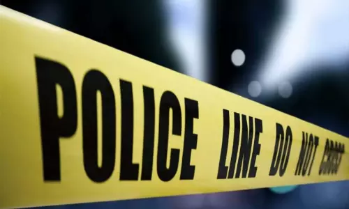 வேறொருவருடன் திருமண நிச்சயம்; காதலி உள்பட 11 பேரை கடுமையாக தாக்கிய காதலர்