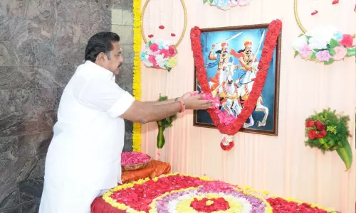 மருது சகோதரர்கள் நினைவு தினம் - எடப்பாடி பழனிசாமி மரியாதை