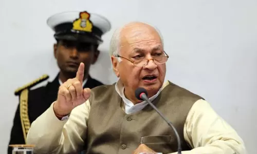 கேரளாவில் கல்வி முறை சரியில்லை என்பது தான் என் கருத்து - கவர்னர் ஆரிப் முகமது கான் கேரளாவில் கல்வி முறை சரியில்லை என்பது தான் என் கருத்து - கவர்னர் ஆரிப் முகமது கான்