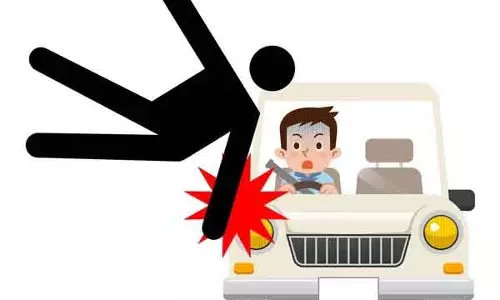 வேன் மோதி பெண் பலி வேன் மோதி பெண் பலி