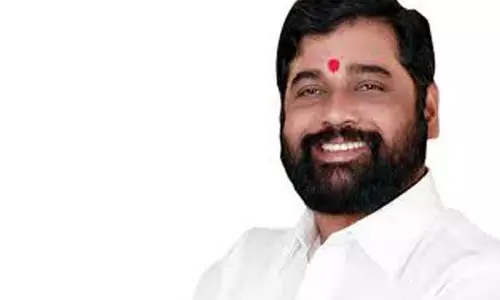 முதல்-மந்திரி ஷிண்டே அணியில் மந்திரி பதவி வழங்க முடியாத எம்.எல்.ஏ.க்களுக்கு வாரிய தலைவர் பதவி முதல்-மந்திரி ஷிண்டே அணியில் மந்திரி பதவி வழங்க முடியாத எம்.எல்.ஏ.க்களுக்கு வாரிய தலைவர் பதவி