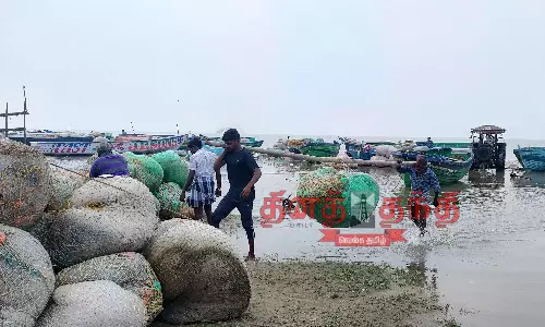 மீனவர்கள் 5-வது நாளாக மீன்பிடிக்க செல்லவில்லை