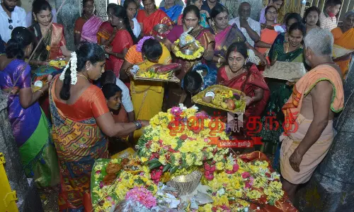 அம்மன் கோவில்களில் சிறப்பு பூஜை அம்மன் கோவில்களில் சிறப்பு பூஜை