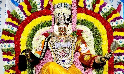 சித்தலூர் பெரியநாயகி அம்மன் கோவிலில் ஊஞ்சல் உற்சவம் சித்தலூர் பெரியநாயகி அம்மன் கோவிலில் ஊஞ்சல் உற்சவம்