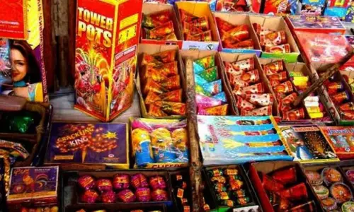 சிவகாசியில் ரூ.6 ஆயிரம் கோடிக்கு பட்டாசுகள் விற்பனை - உற்பத்தியாளர்கள் மகிழ்ச்சி