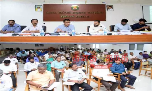 தென்காசி கலெக்டர் அலுவலகத்தில் அனைத்து துறை அலுவலர்களுடன் ஆய்வு கூட்டம்