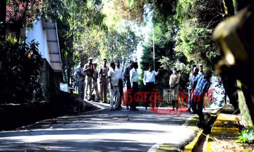 கோடநாடு எஸ்டேட்டில் சி.பி.சி.ஐ.டி. டி.ஜி.பி. ஆய்வு கோடநாடு எஸ்டேட்டில் சி.பி.சி.ஐ.டி. டி.ஜி.பி. ஆய்வு