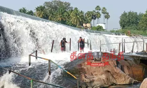 10 நாட்களுக்கு பிறகு கொடிவேரி அணையில்   சுற்றுலா பயணிகள் குளிக்க அனுமதி